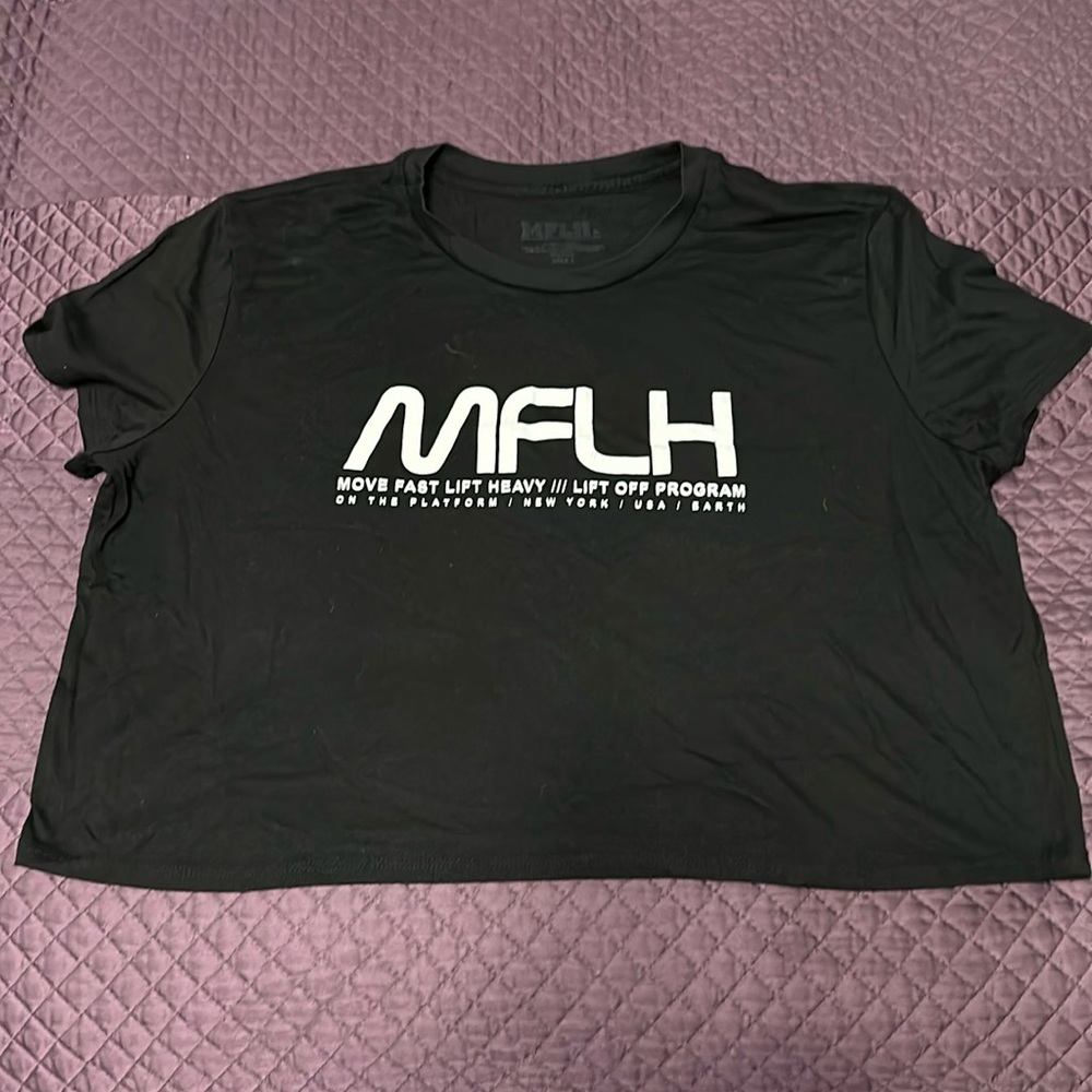 Move fast lift heavy crop top